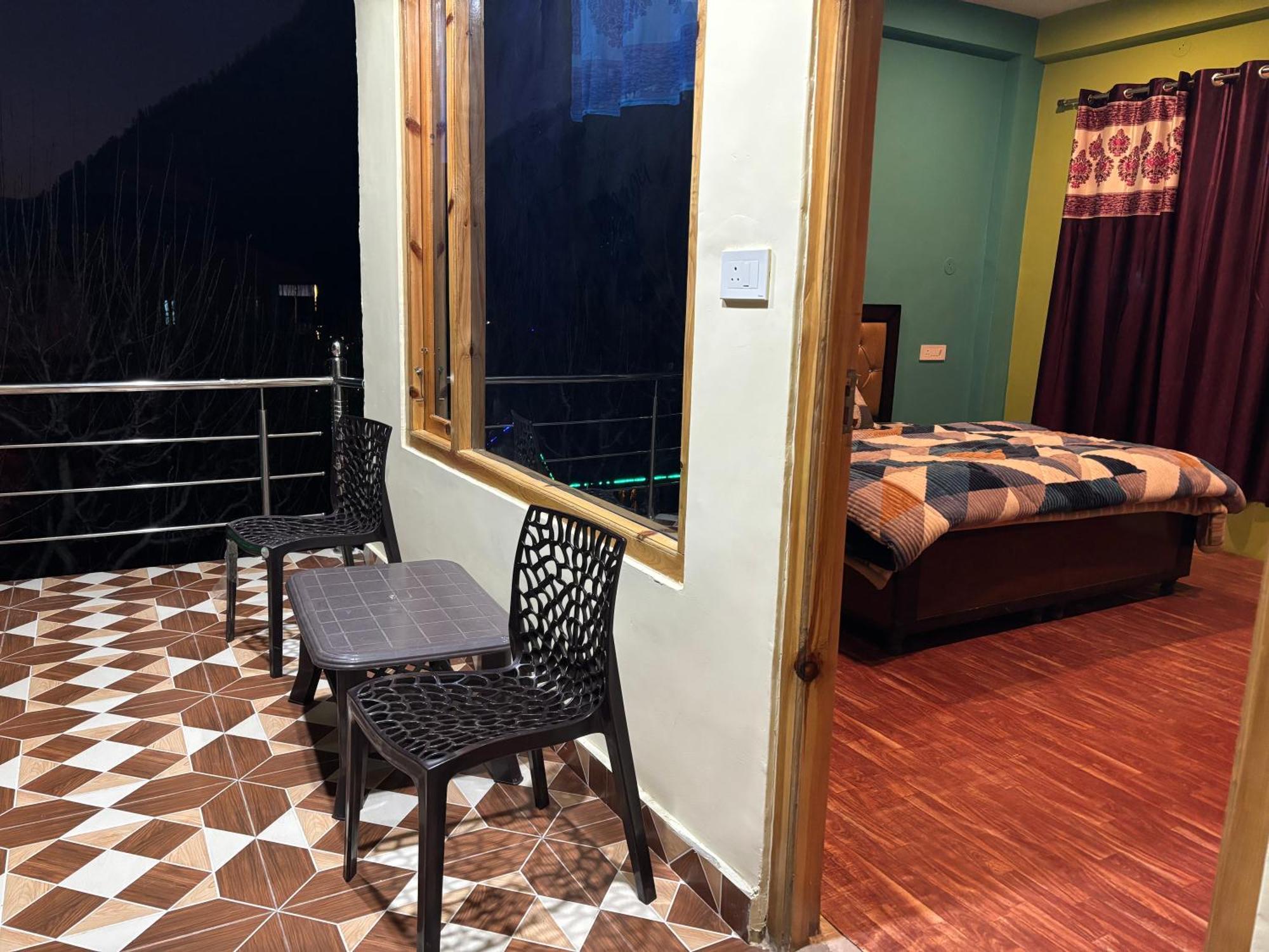 Shalom Guesthouse And Cafe Kalgha Extérieur photo