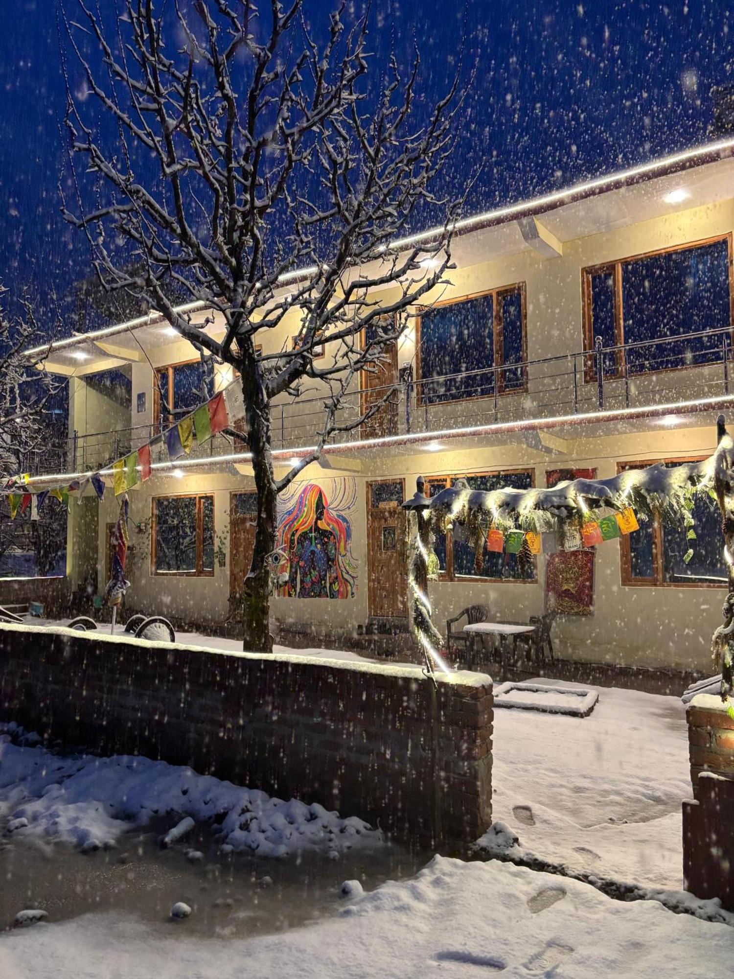 Shalom Guesthouse And Cafe Kalgha Extérieur photo