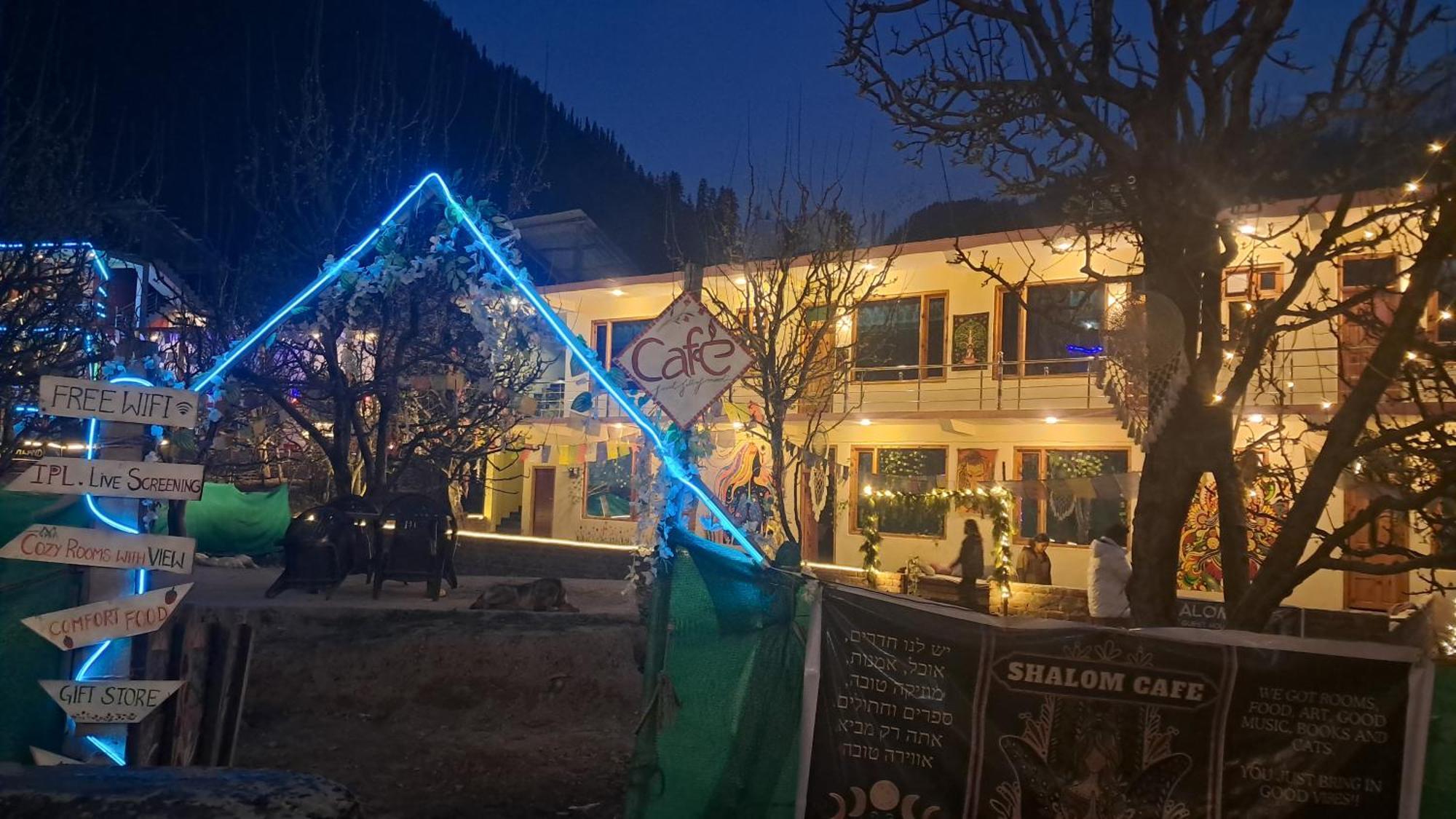 Shalom Guesthouse And Cafe Kalgha Extérieur photo