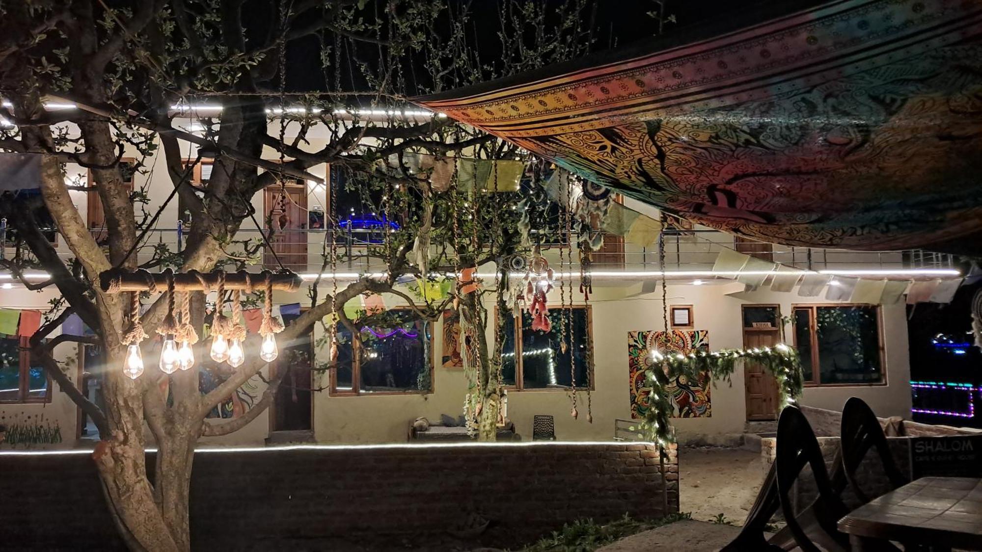 Shalom Guesthouse And Cafe Kalgha Extérieur photo