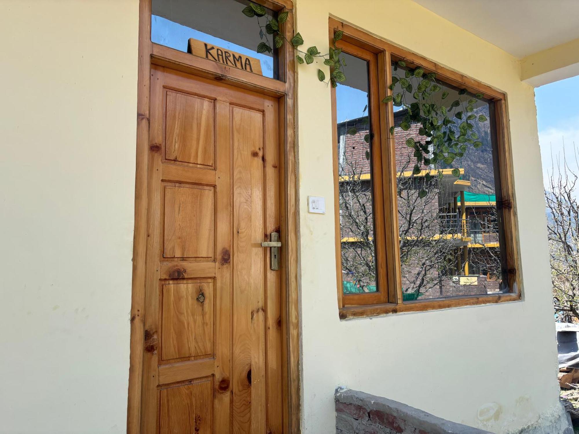 Shalom Guesthouse And Cafe Kalgha Extérieur photo