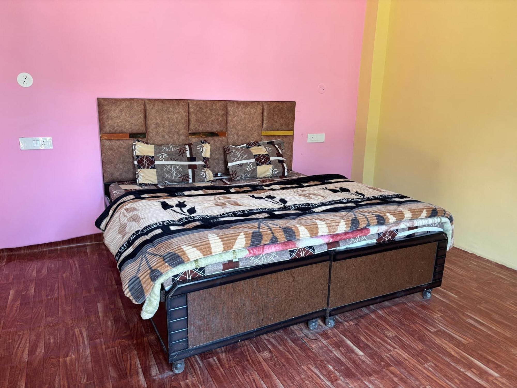 Shalom Guesthouse And Cafe Kalgha Extérieur photo